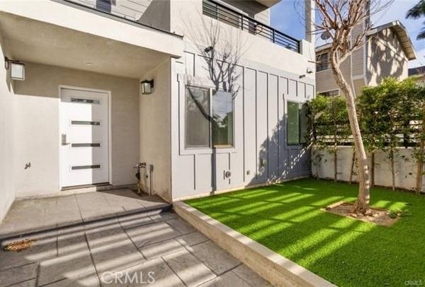 8400 Woodley Place, North Hills (los Angeles), CA 91343