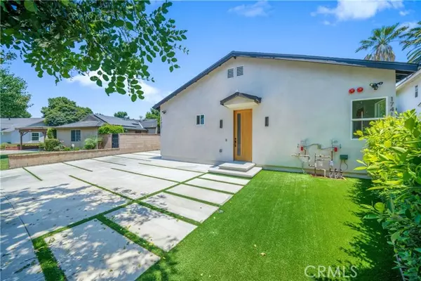 17417 Keswick Street, Northridge (los Angeles), CA 91325