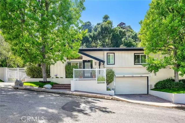 Sherman Oaks, CA 91403,3447 Loadstone Drive