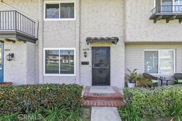 24239 La Glorita Circle, Newhall (santa Clarita), CA 91321