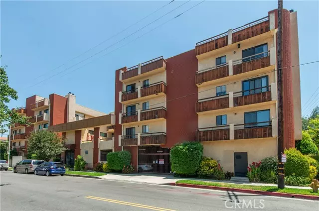 Canoga Park (los Angeles), CA 91304,8710 Independence Avenue #301