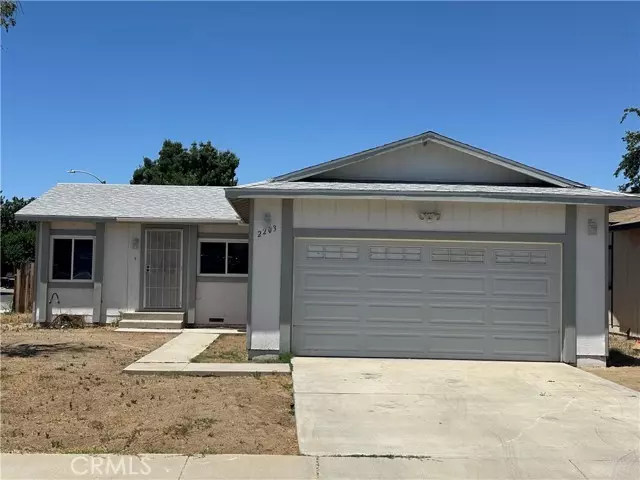 2203 Rosewood Avenue, Lancaster, CA 93535