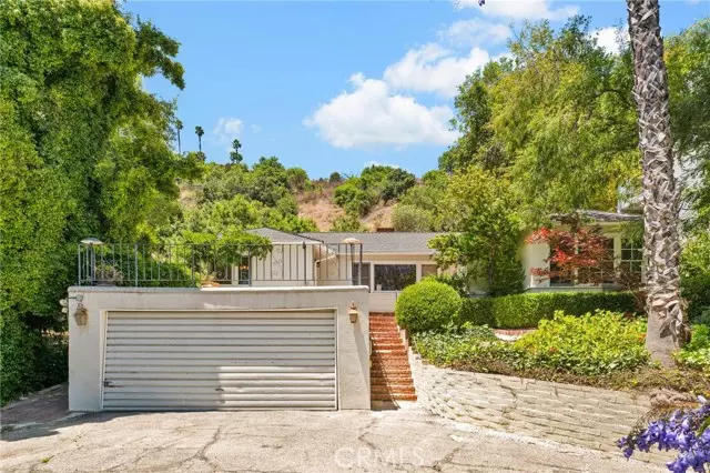 Sherman Oaks, CA 91403,15306 Del Gado Drive