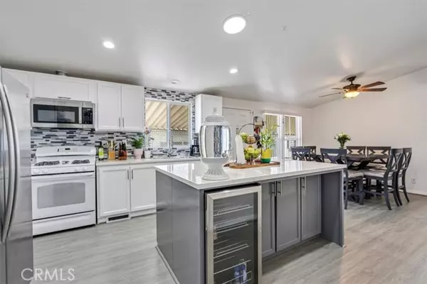 Poway, CA 92064,12814 Flora Vista Street #170