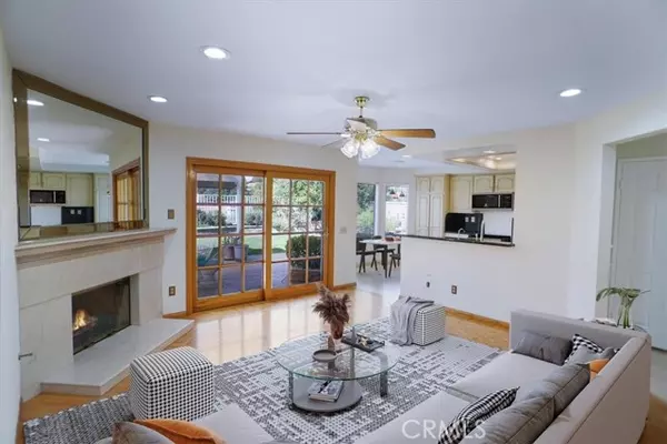 Saugus (santa Clarita), CA 91390,28913 Shadow Valley Ln