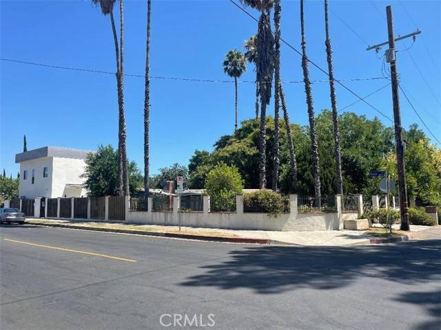 8458 Canby Avenue, Northridge (los Angeles), CA 91325