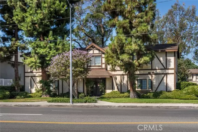 West Hills (los Angeles), CA 91307,7125 Shoup Avenue #205