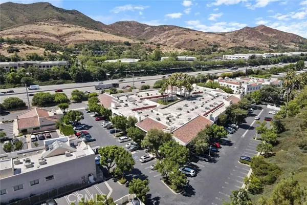 Agoura Hills, CA 91301,30423 Canwood Street