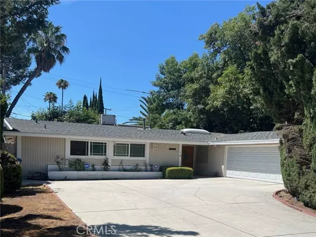 20872 Collins Street, Woodland Hills (los Angeles), CA 91367