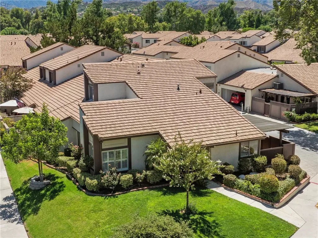 Valencia (santa Clarita), CA 91355,24600 Golfview Drive