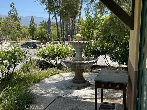 Ojai, CA 93023,407 Bryant Circle