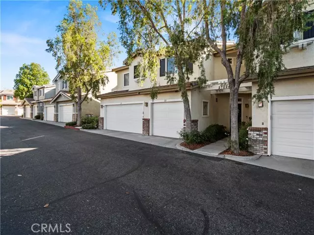 Valencia (santa Clarita), CA 91354,27024 Wolf Creek Trail #22