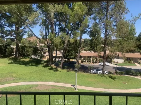 Newhall (santa Clarita), CA 91321,26351 Oak Plain Drive #E