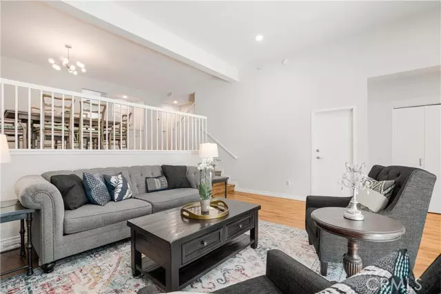 Sherman Oaks, CA 91423,13925 Riverside Drive