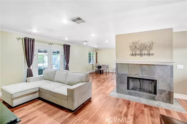 Woodland Hills (los Angeles), CA 91367,6177 Kenwater Avenue