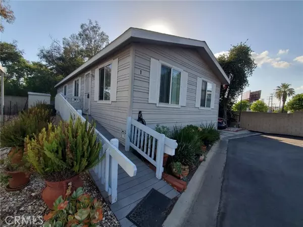 1 Katy Lane,  San Fernando,  CA 91345