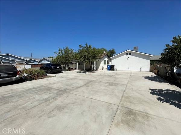 10558 Laurel Canyon Boulevard, Pacoima (los Angeles), CA 91331