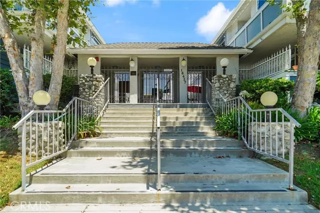 18427 Vincennes Street #49, Northridge (los Angeles), CA 91325