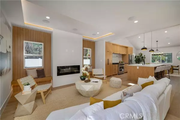 14307 Califa Street, Sherman Oaks, CA 91401