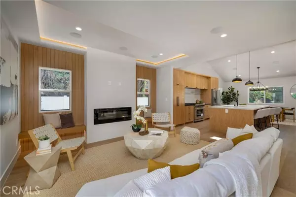 14307 Califa Street, Sherman Oaks, CA 91401