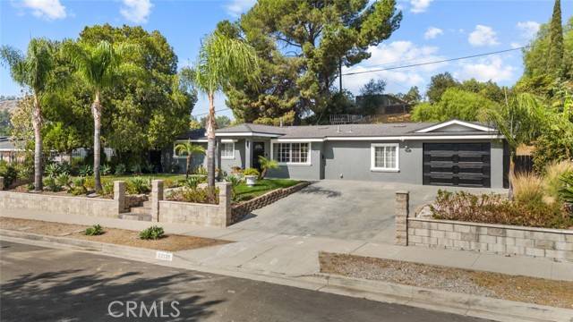 17125 Sunderland Drive, Granada Hills (los Angeles), CA 91344