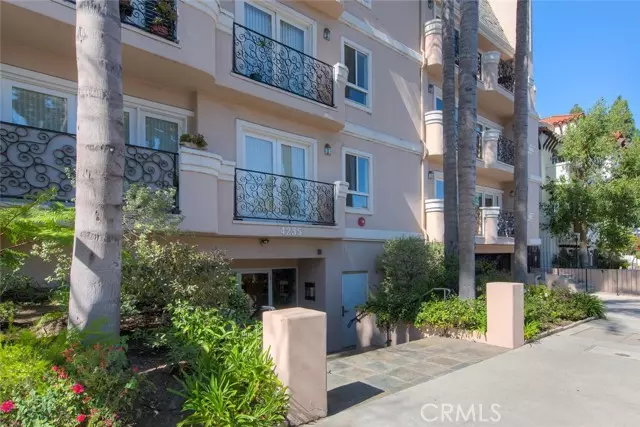 Studio City (los Angeles), CA 91604,4235 Mary Ellen Avenue #201