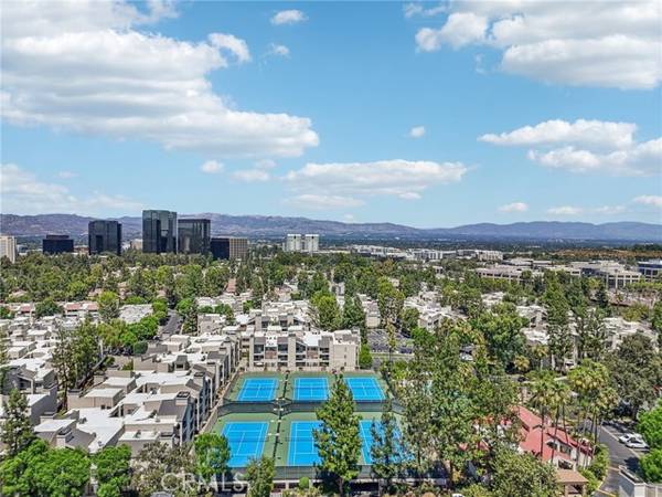 5530 Owensmouth Avenue #110, Woodland Hills (los Angeles), CA 91367