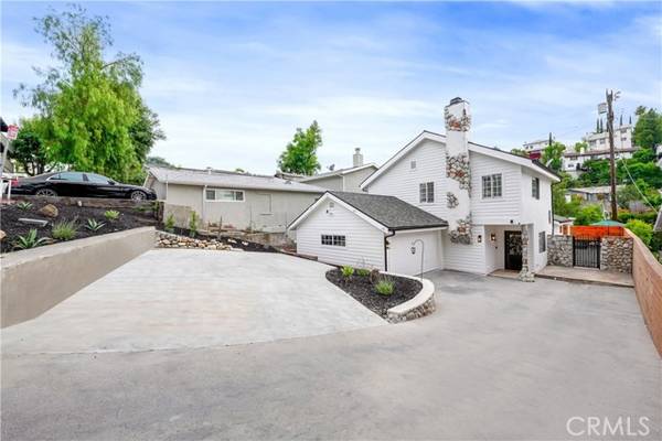 Woodland Hills (los Angeles), CA 91364,5249 Baza Avenue