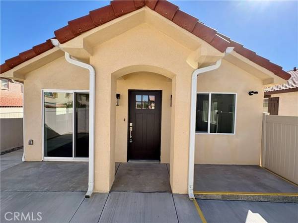 6333 Posada #B, Palmdale, CA 93552