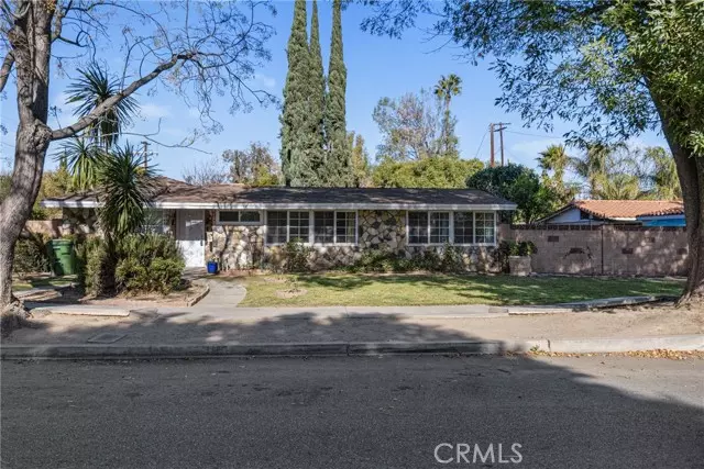 19453 Strathern Street, Reseda (los Angeles), CA 91335