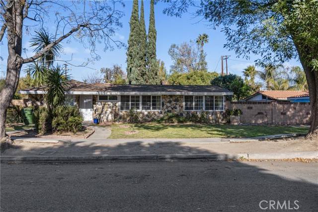 19453 Strathern Street, Reseda (los Angeles), CA 91335