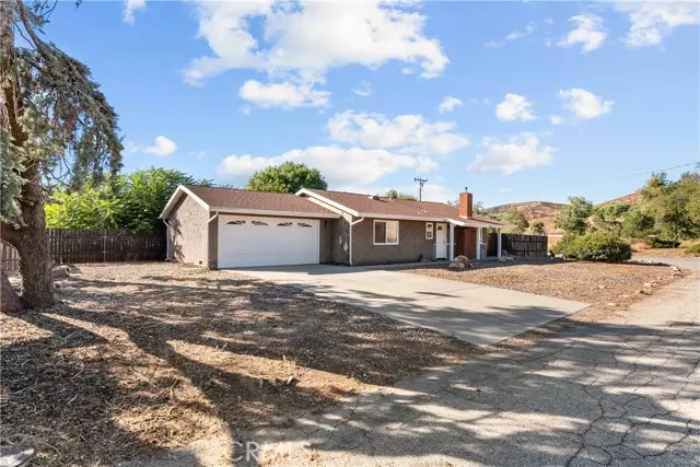 14404 Ashtree Drive, Lake Hughes, CA 93532