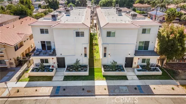 Granada Hills (los Angeles), CA 91344,17154 Chatsworth Street #4