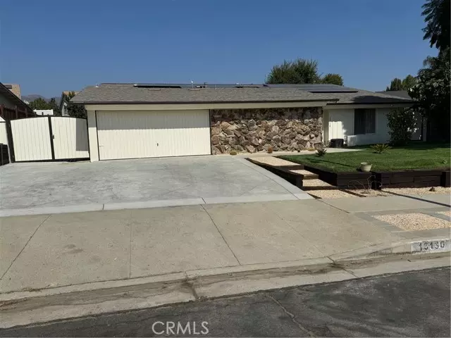 13130 Whistler Avenue, Granada Hills (los Angeles), CA 91344