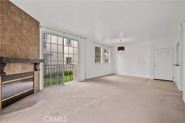 Valencia (santa Clarita), CA 91355,24115 Del Monte Drive #75