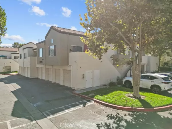 Newhall (santa Clarita), CA 91321,24432 Valle Del Oro #203