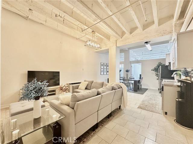 312 W 5th Street #401, Los Angeles, CA 90013