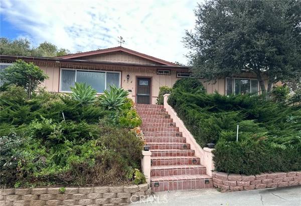 754 Via Flora Road, San Marcos, CA 92069