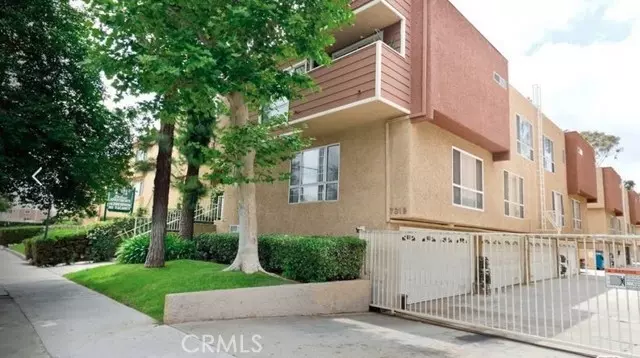 Van Nuys (los Angeles), CA 91405,7319 Hazeltine Avenue #19