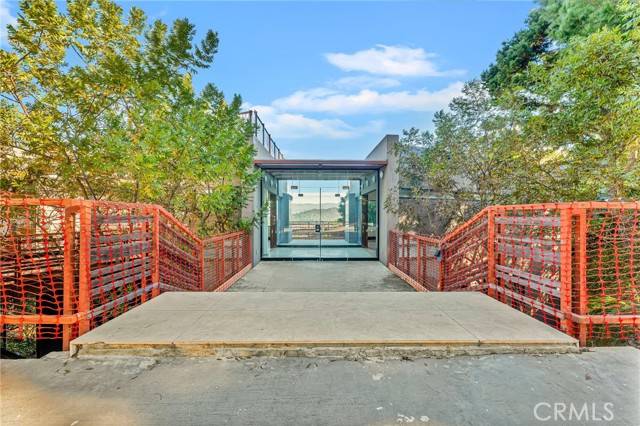 8896 Lookout Mountain Avenue, Los Angeles, CA 90046