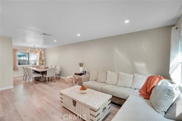 20224 Cohasset Street #12, Winnetka (los Angeles), CA 91306