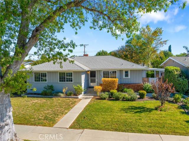 6628 Woodlake Avenue, West Hills (los Angeles), CA 91307