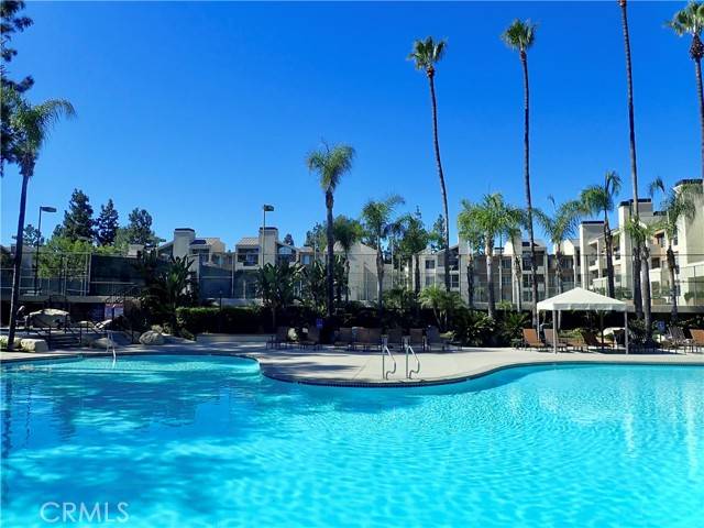 21400 Burbank Boulevard #201, Woodland Hills (los Angeles), CA 91367