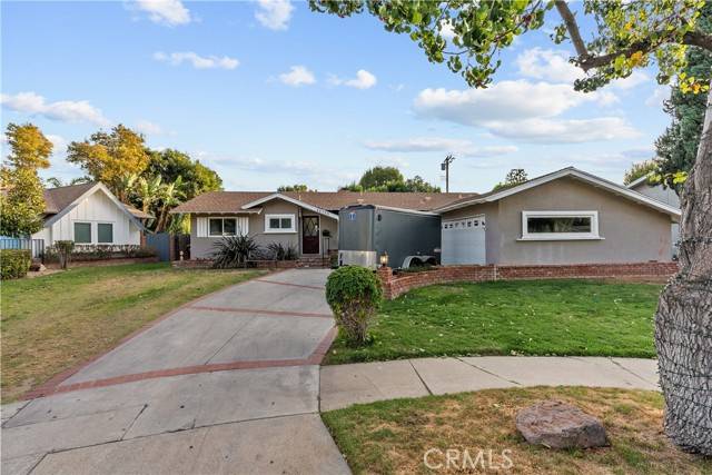 22124 Lanark Street, Canoga Park (los Angeles), CA 91304