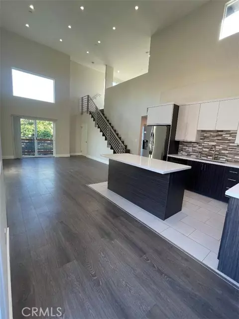 6445 Woodley Avenue #201, Los Angeles, CA 91406