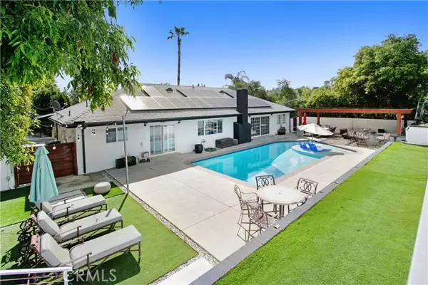 5237 Melvin Avenue, Tarzana (los Angeles), CA 91356