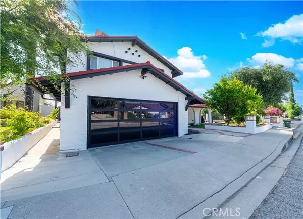 West Hills (los Angeles), CA 91304,8418 Pinelake Drive