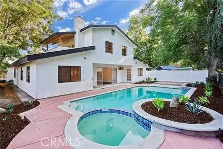 18741 Erwin Street, Tarzana (los Angeles), CA 91335