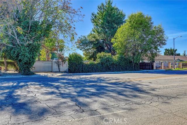 16326 Nordhoff Street, North Hills (los Angeles), CA 91343