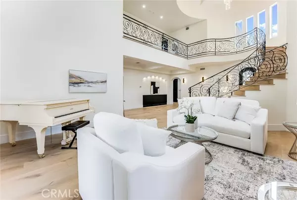 Woodland Hills (los Angeles), CA 91367,23123 Oxnard Street